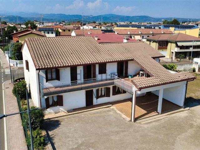 Case e ville in vendita di 380 m²