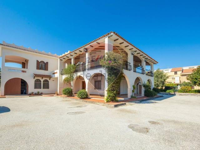 Case e ville in vendita di 380 m² in Via Adda, 3