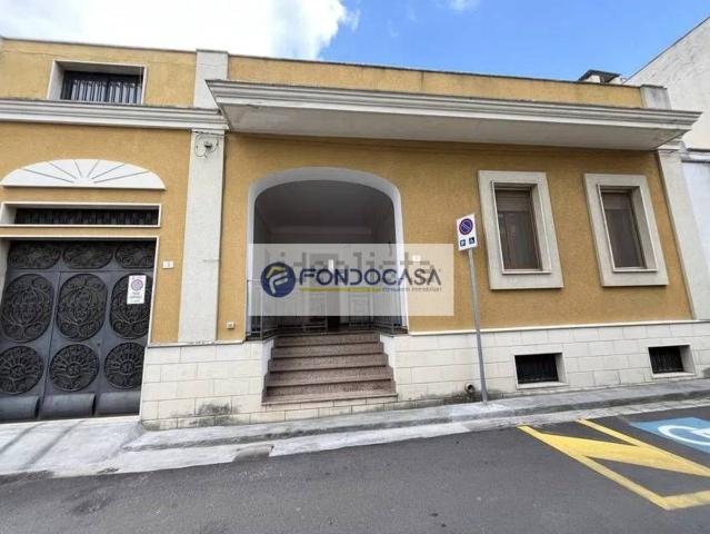 Case e ville in vendita di 380 m² in Via Alessandro Manzoni, 5