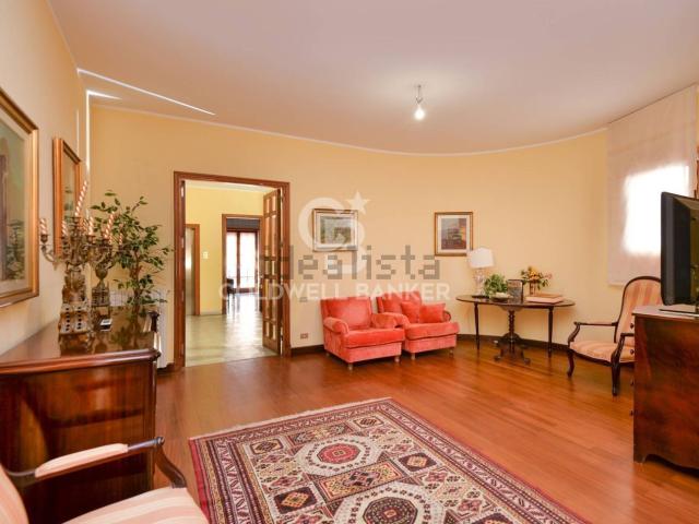 Case e ville in vendita di 380 m² in Via Bartolo Longo