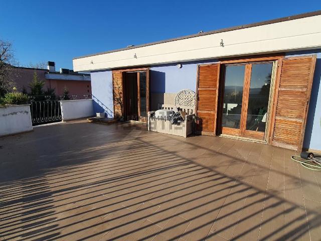 Case e ville in vendita di 380 m² in Via Bella Valle