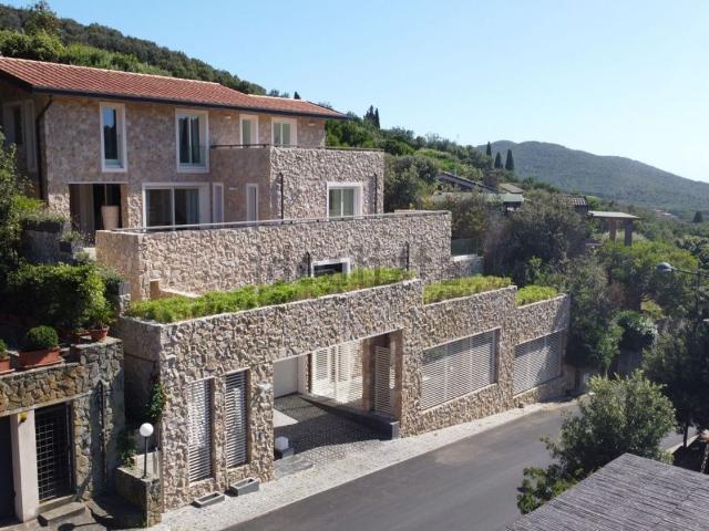 Case e ville in vendita di 380 m² in Via di Poggio alle Mandrie