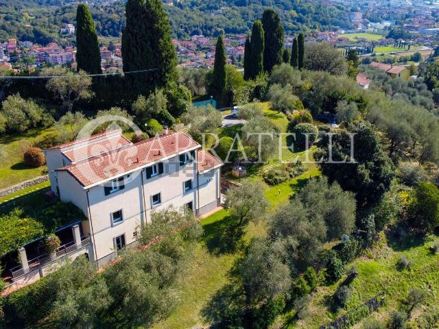 Case e ville in vendita di 380 m² in Via Monte d&apos Armolo, 6