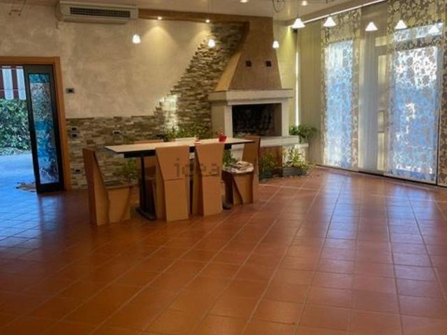 Case e ville in vendita di 380 m² in Via Noalese
