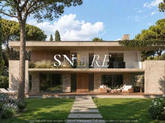 Case e ville in vendita di 380 m² in Via Nino Bixio
