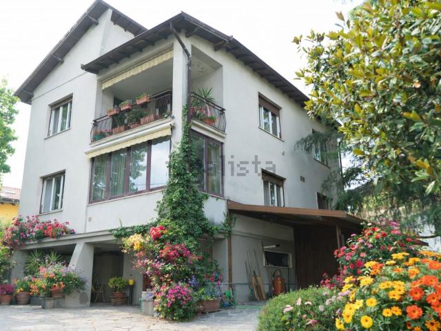 Case e ville in vendita di 380 m² in Via San Giovanni Bosco, 13