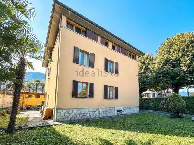 Case e ville in vendita di 380 m² in Via Partigiani, 35