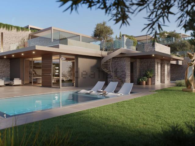 Case e ville in vendita di 380 m² in Via Rondinelli