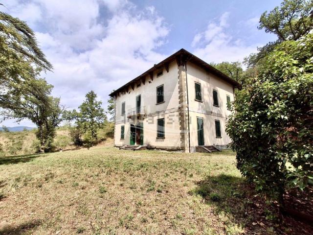 Case e ville in vendita di 380 m² in Via Vigna