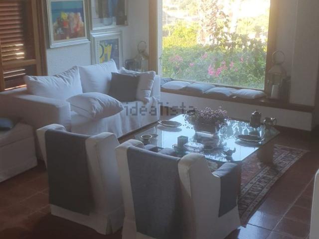 Case e ville in vendita di 380 m² in Contrada Santa Venera