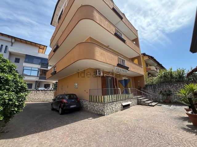 Case e ville in vendita di 380 m² in Corso Italia