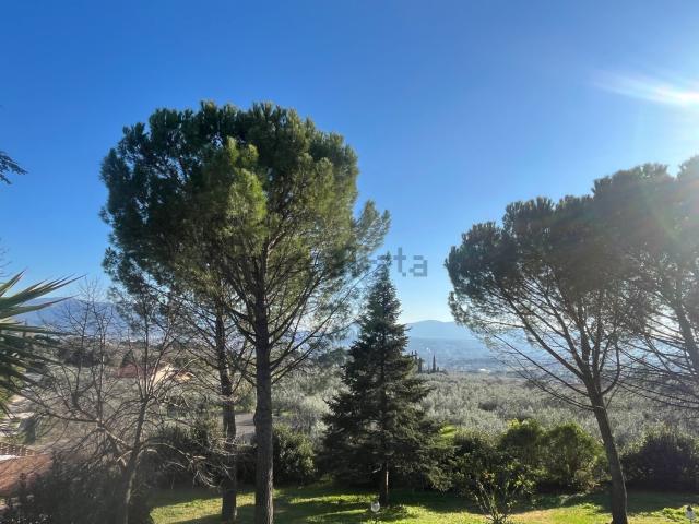 Case e ville in vendita di 380 m² in Strada di Pietrara