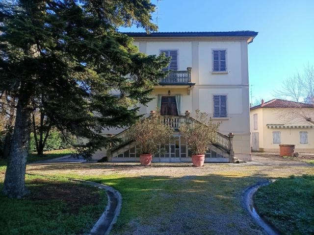Case e ville in vendita di 380 m² in Strada Santa Maria