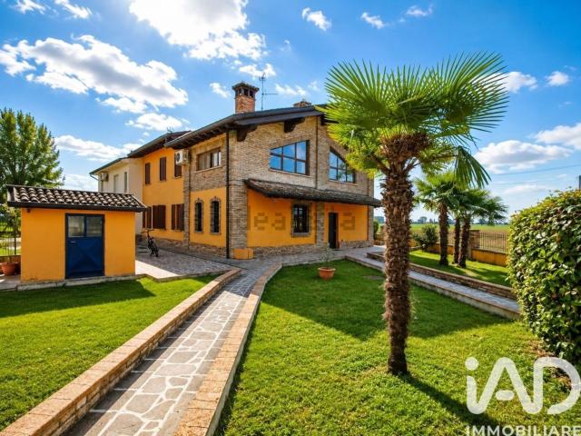 Case e ville in vendita di 380 m² in Strada Seriole Campagnotti