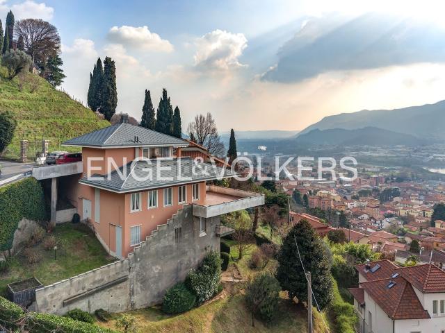 Case e ville in vendita di 381 m²