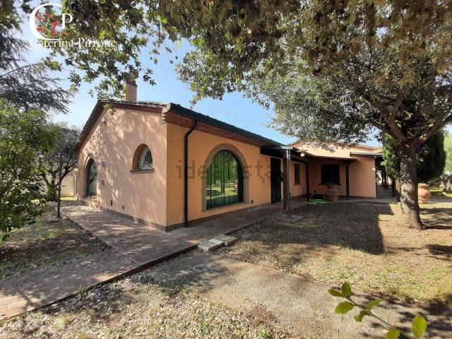 Case e ville in vendita di 381 m² in Piazza della Libertà, 10