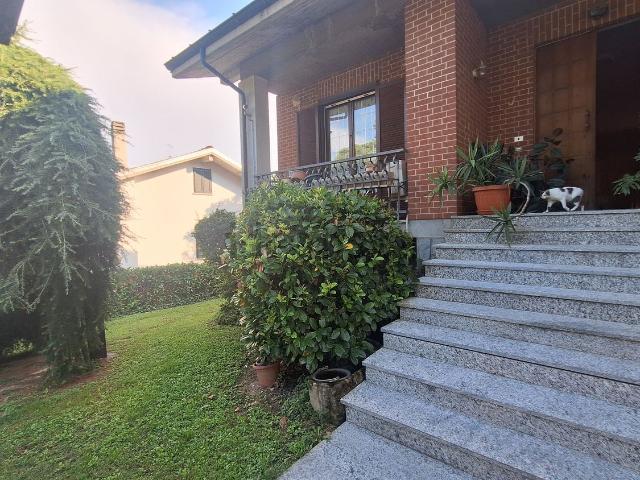 Case e ville in vendita di 382 m² in Via Martiri della Libertà