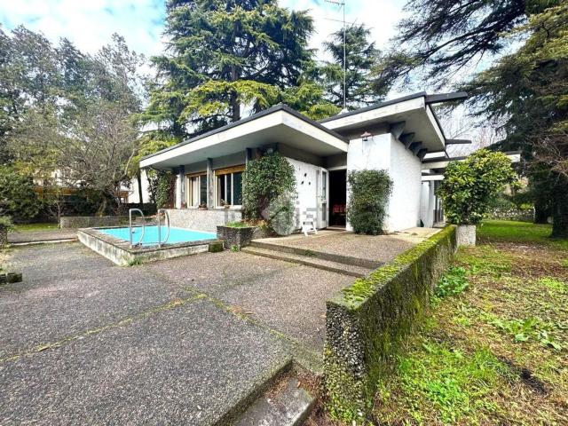 Case e ville in vendita di 383 m²
