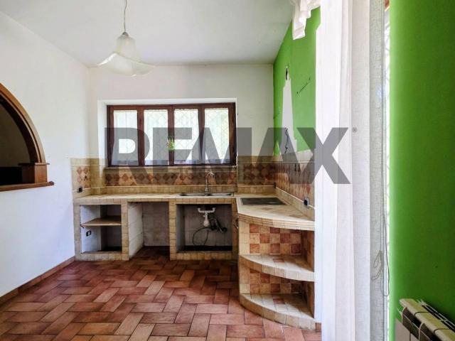 Case e ville in vendita di 383 m² in Via delle Robinie, 5