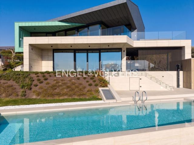 Case e ville in vendita di 384 m² in Via Belvedere