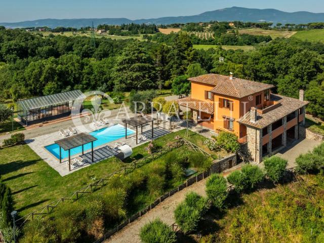 Case e ville in vendita di 384 m² in Via Garibaldi, 90