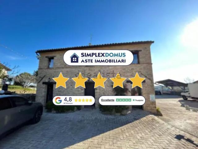 Case e ville in vendita di 384 m² in Via Giuncare
