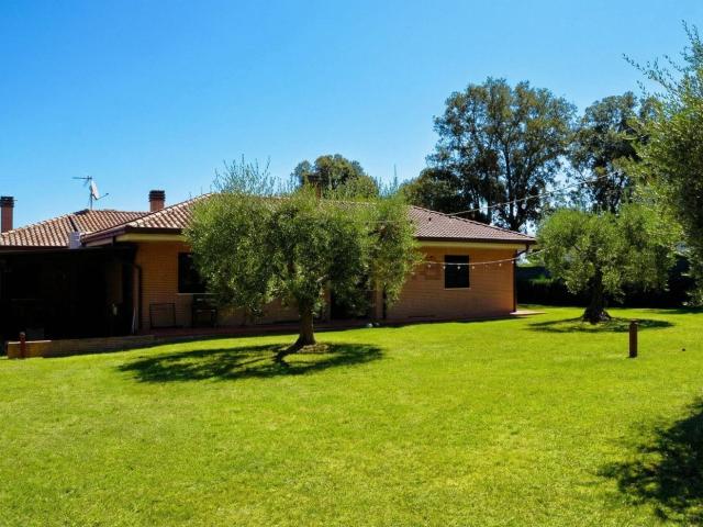 Case e ville in vendita di 384 m² in Strada Pescolla