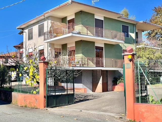 Case e ville in vendita di 384 m² in Strada Regione Mora, 3
