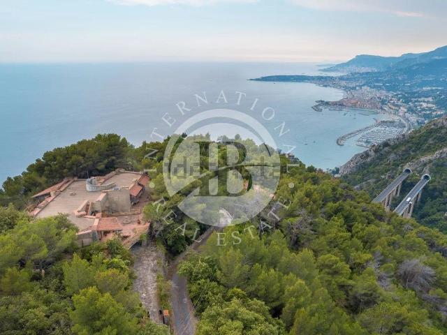 Case e ville in vendita di 385 m²