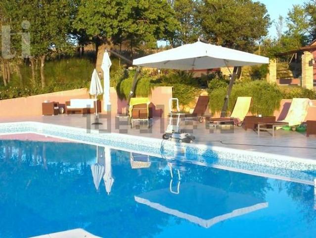 Case e ville in vendita di 385 m²