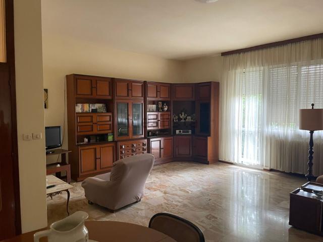 Case e ville in vendita di 385 m² in Via Giuseppe Zalamella