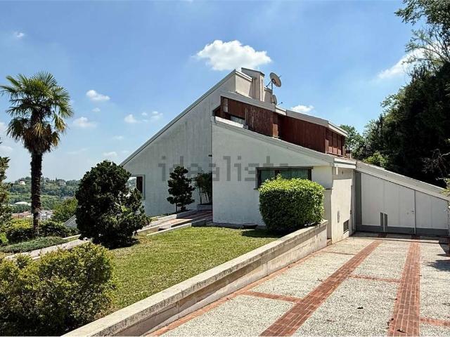 Case e ville in vendita di 386 m²