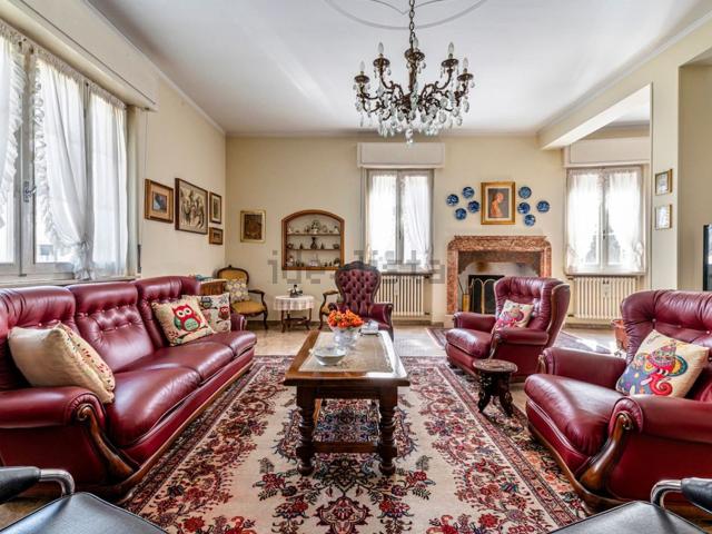 Case e ville in vendita di 386 m² in Via Antonio Schivardi, 76
