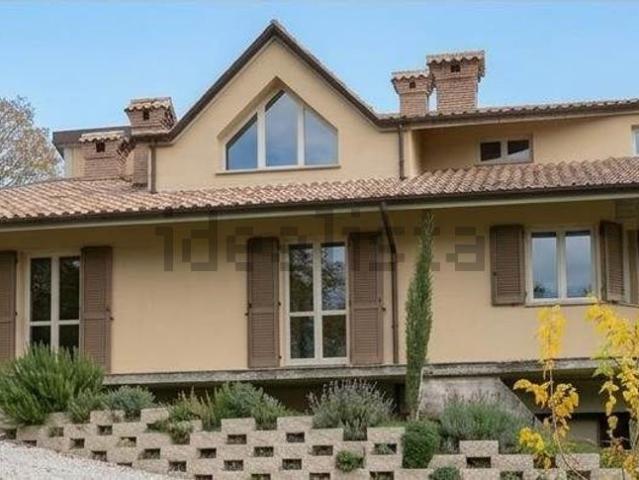 Case e ville in vendita di 386 m² in Via Giuseppe Mazzini, 62