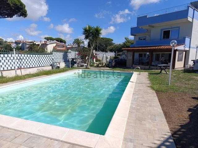Case e ville in vendita di 387 m² in Via di Villa Claudia, 99