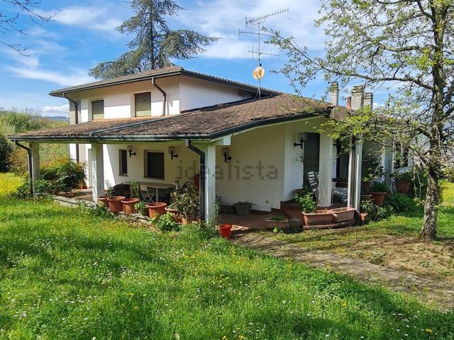 Case e ville in vendita di 387 m² in Via Montebuono