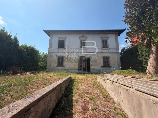 Case e ville in vendita di 387 m² in Via San Giuliano, 7