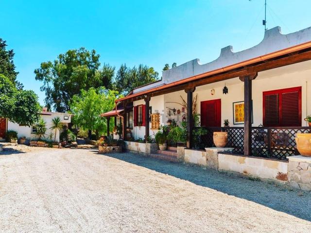 Case e ville in vendita di 387 m² in Strada Nucci, 31