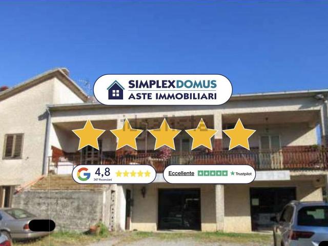 Case e ville in vendita di 388 m² in Via Cona