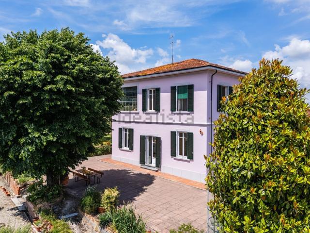 Case e ville in vendita di 388 m² in Via Grazie, 5