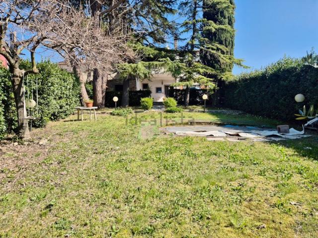 Case e ville in vendita di 388 m² in Via del Chianti