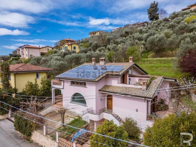 Case e ville in vendita di 388 m² in Via per Pedona