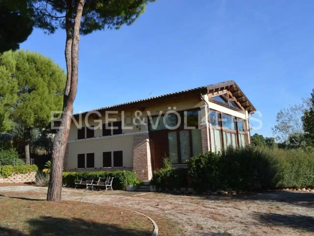 Case e ville in vendita di 388 m² in Strada mostrapiedi, 2575
