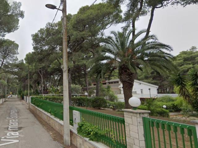 Case e ville in vendita di 389 m² in Via mare Spumeggiante