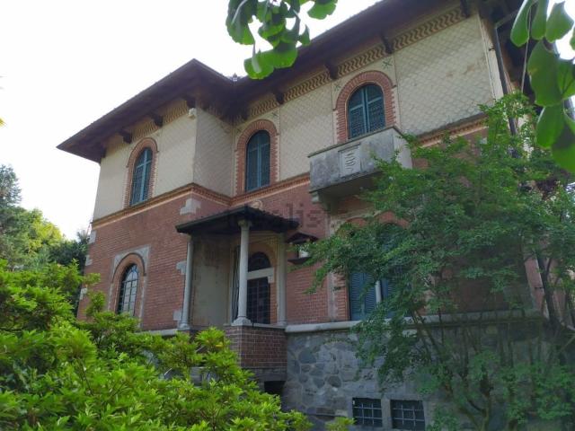Case e ville in vendita di 390 m²