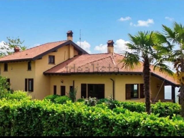 Case e ville in vendita di 390 m²