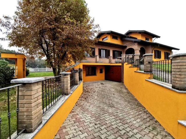 Case e ville in vendita di 390 m²
