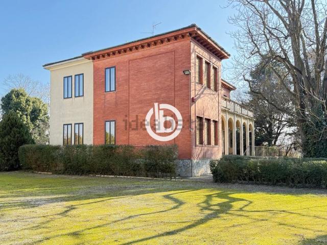 Case e ville in vendita di 390 m² in Via Corazza, 13