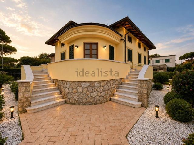 Case e ville in vendita di 390 m² in Via Candia