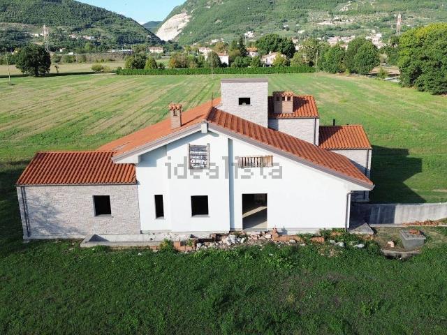 Case e ville in vendita di 390 m² in Via Gentile da Fabriano